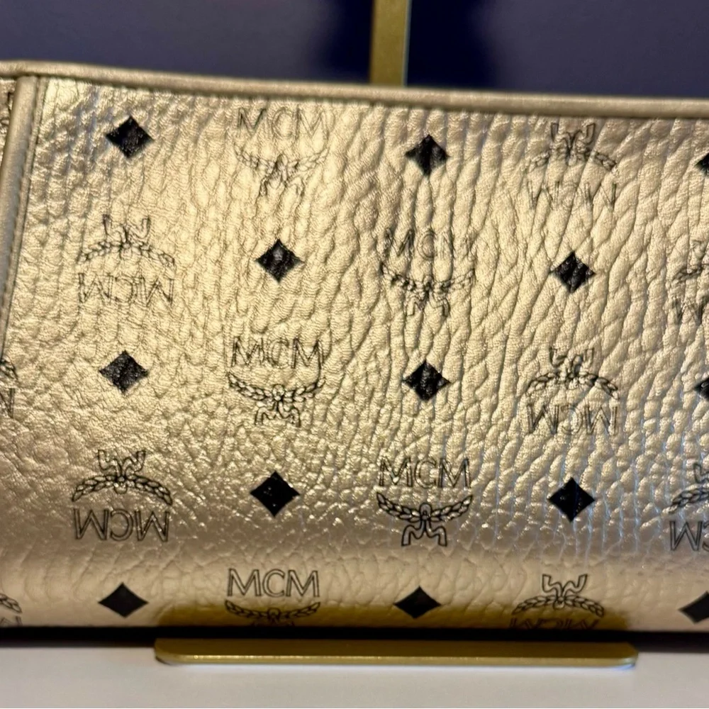 MCM Gold Beige Visetos Logo Shoulder Bag - Picture 2 of 6
